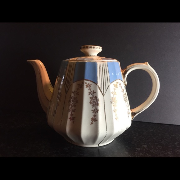 Grandma’s Sewing Kit Vintage Sadler Teapot - Picture 10 of 10